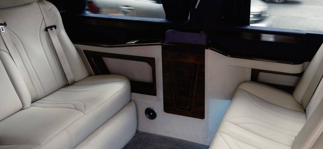 car charter service india, luxury car rental india, chauffeur driven car rental india, private car hire india, india tour taxi service, car rental with driver india